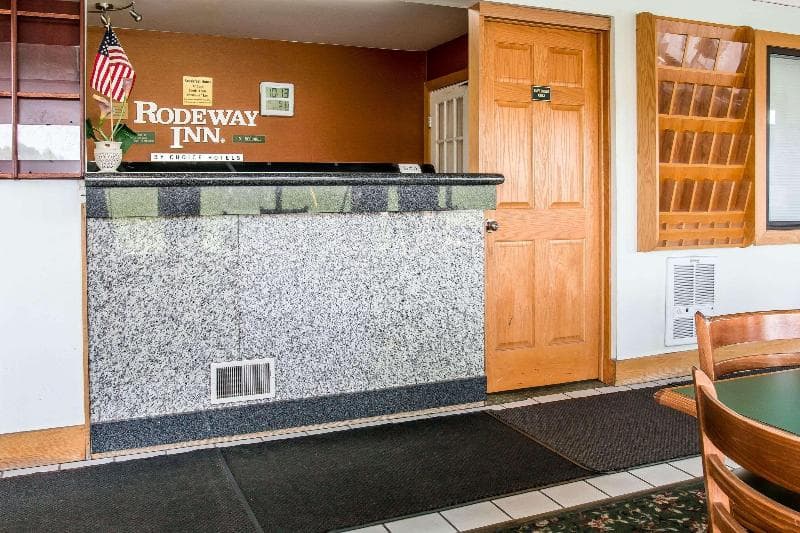 Rodeway Inn 3
