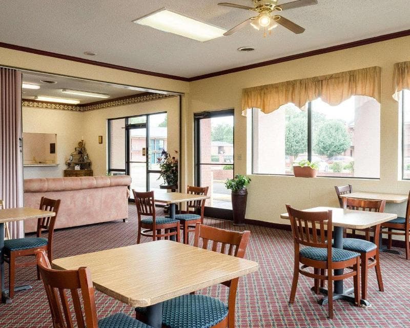 Rodeway Inn Greenwood 5