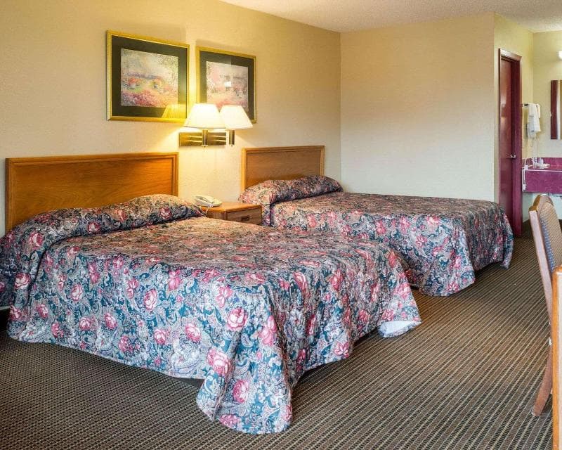 Rodeway Inn Greenwood 3