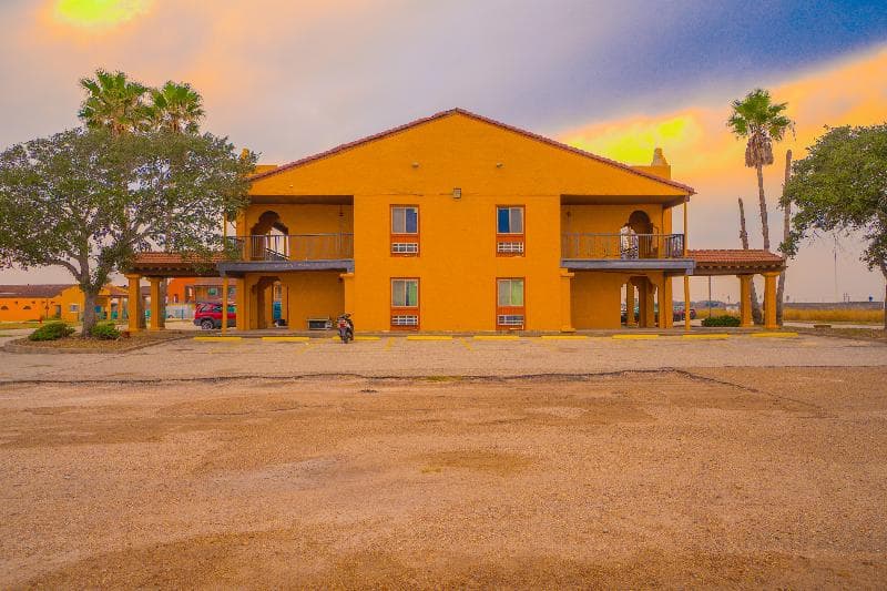 OYO Hotel Kingsville - Hwy 77 photo 1