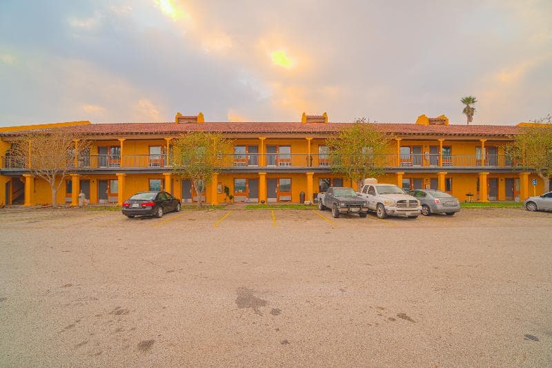 OYO Hotel Kingsville - Hwy 77 3