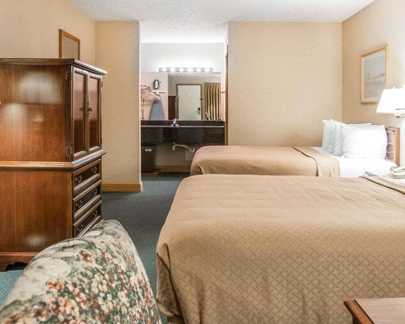 Quality Inn & Suites Beachfront 5