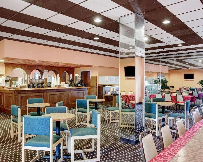Rodeway Inn photo 1