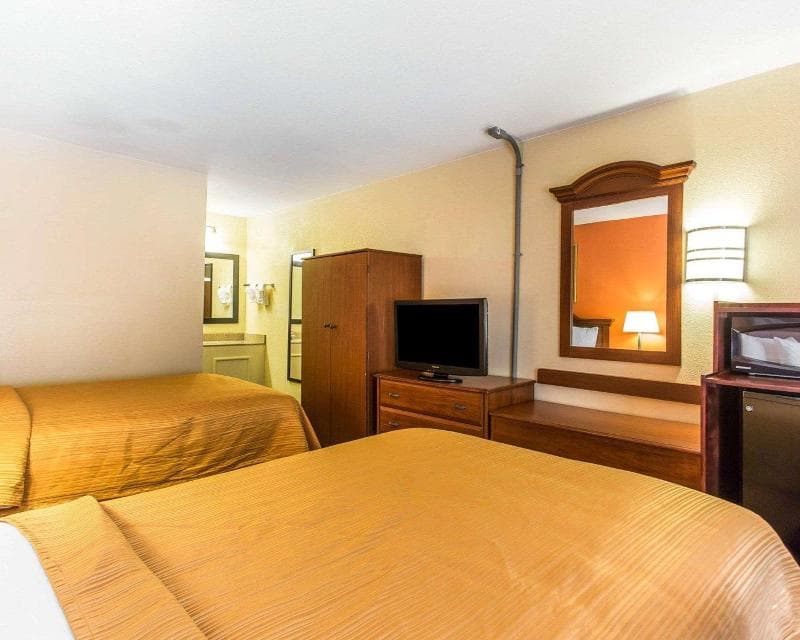 Quality Inn University 5