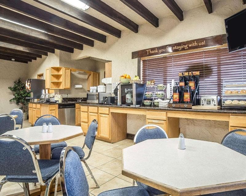 Rodeway Inn Baker City 4
