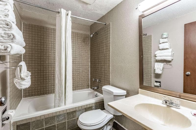 Rodeway Inn photo 1