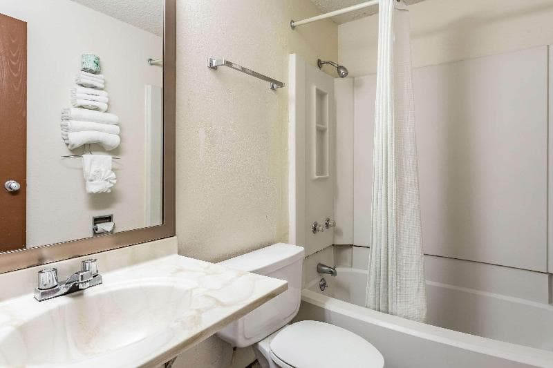 Rodeway Inn 2