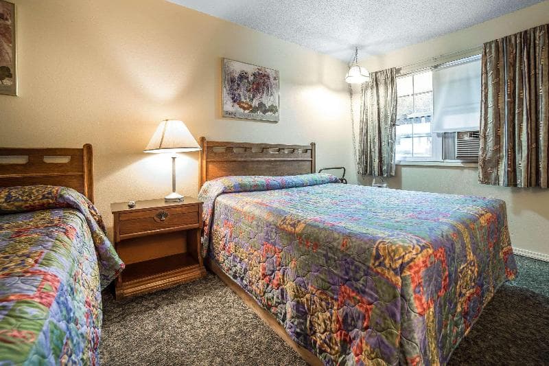 Rodeway Inn photo 1