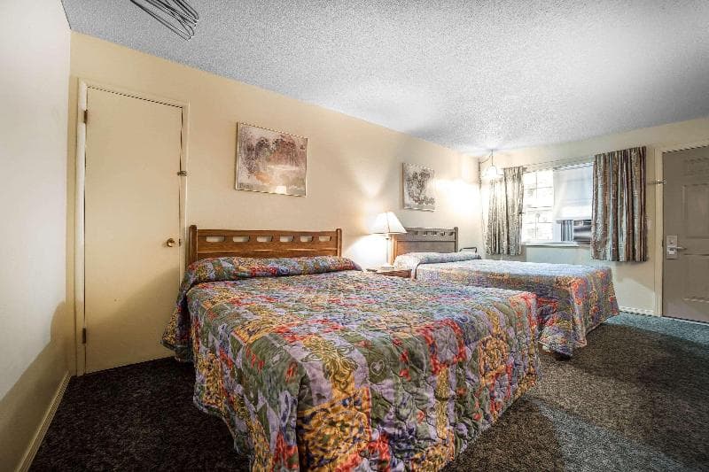 Rodeway Inn 3
