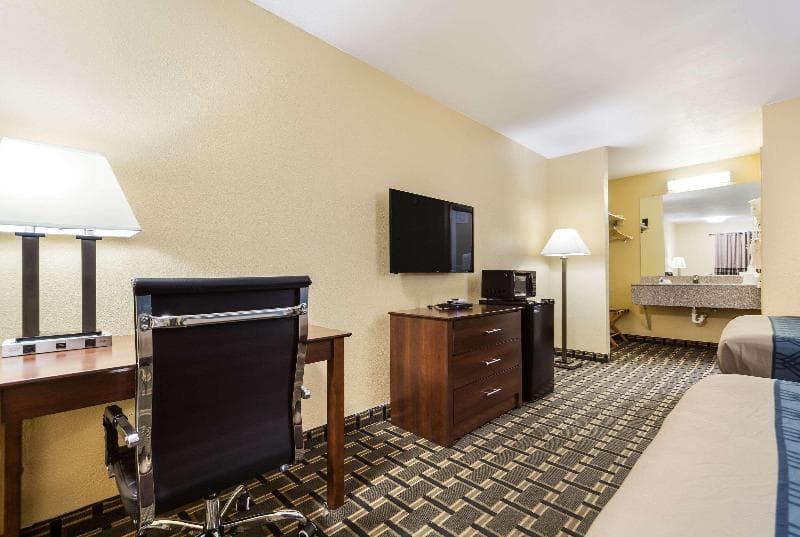 FairBridge Inn Express Lincoln 5