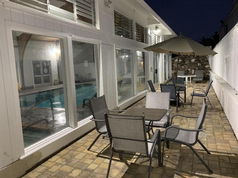Stargazer Inn and Suites 4