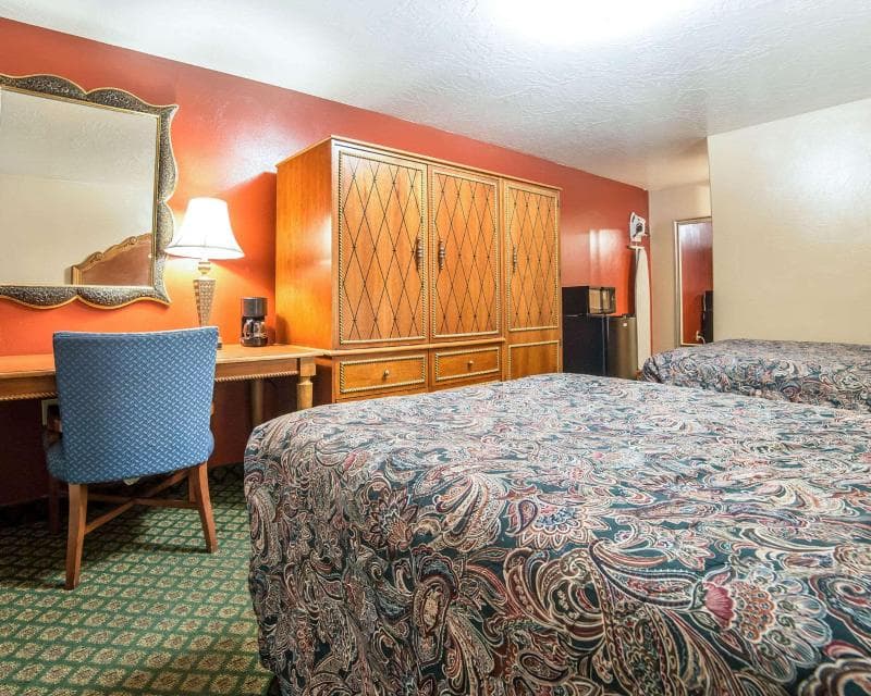 Rodeway Inn & Suites 3