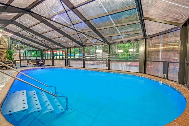 Baymont by Wyndham Gatlinburg on the River 3
