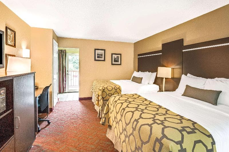Baymont by Wyndham Gatlinburg on the River photo 1
