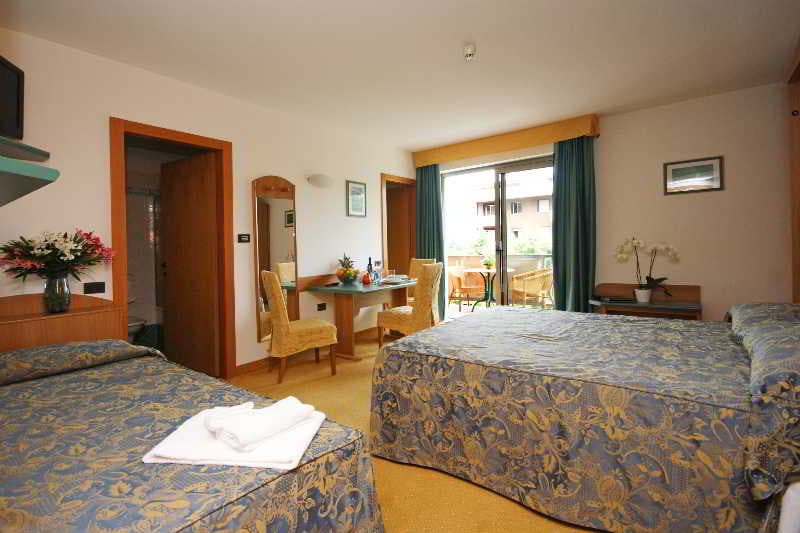 Ambassador Suite Hotel 4