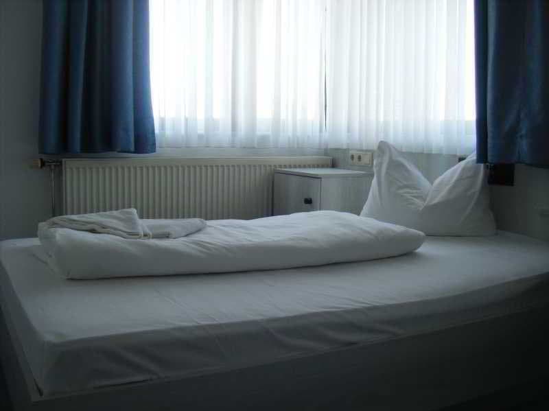Central Hotel Tegel 4
