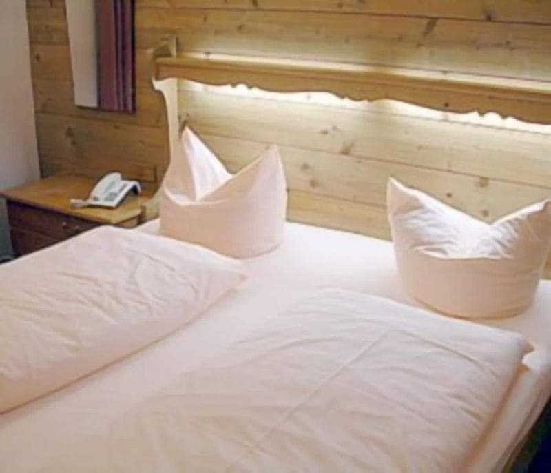 Hotel Roter Hahn 4