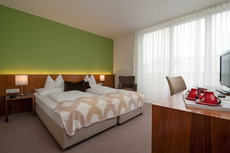 Heinhotel Vienna Airport main