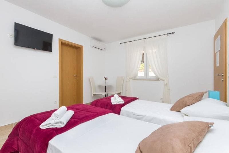 Peruzovic Rooms & Apartments 3