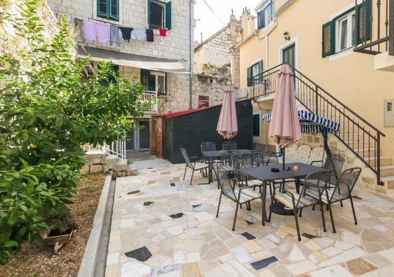 Peruzovic Rooms & Apartments 4