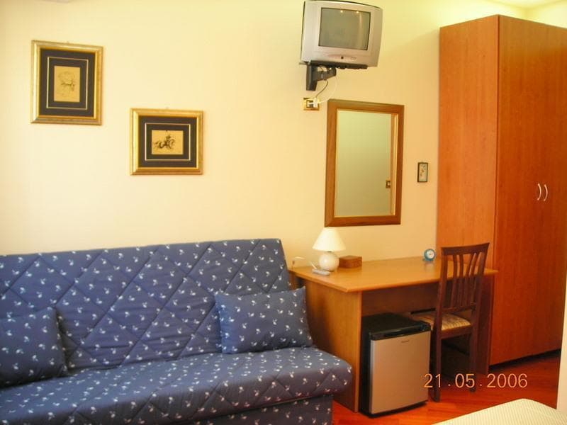 Gelone photo 1