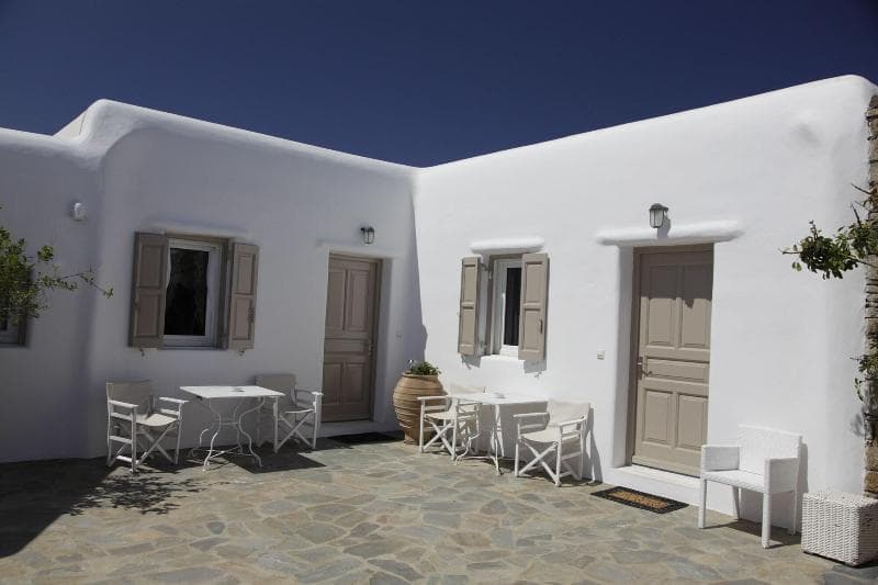 Eleni's Village Suites 4