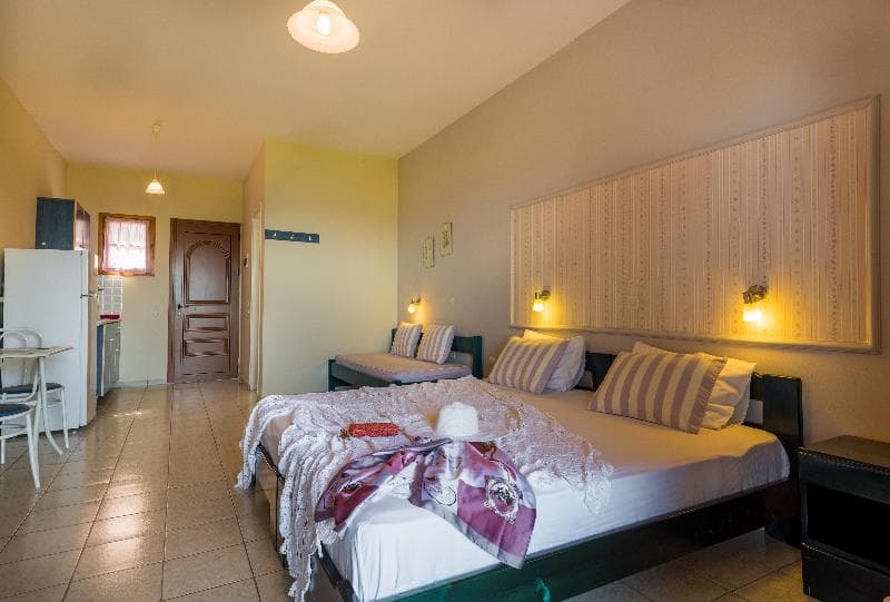Kavos Psarou Studios & Apartments 3