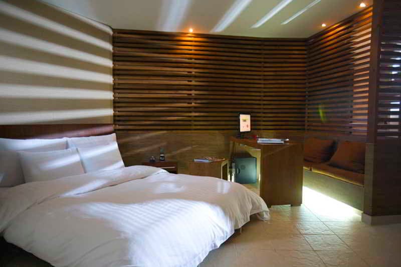 648 Hotel 3