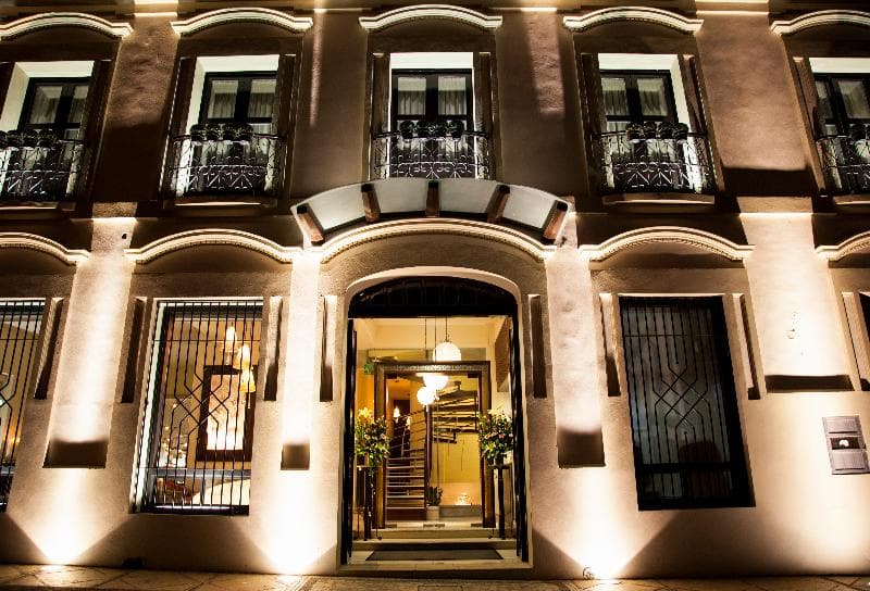 Plaza Gallery Hotel & Boutique 2
