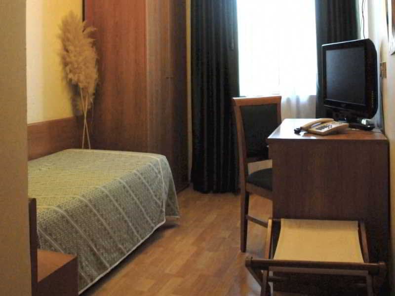 Hotel Sonia main