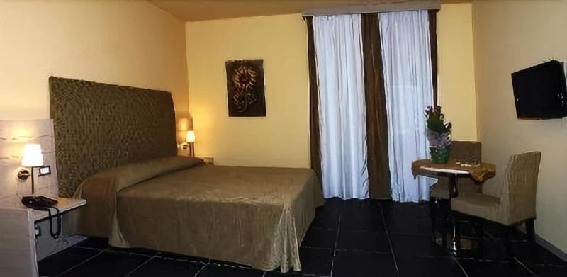 Tus' Hotel 5