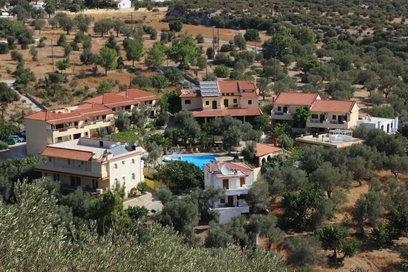 Limnionas Bay Village main