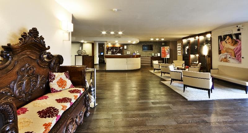 Regal Hotel And Apartments 2