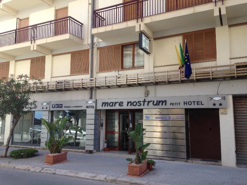 Mare Nostrum Petit Hotel 1