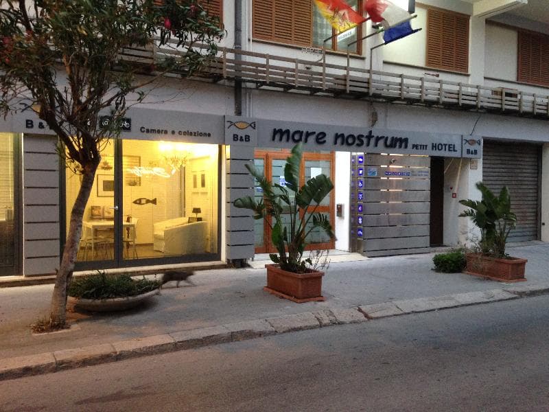 Mare Nostrum Petit Hotel 2