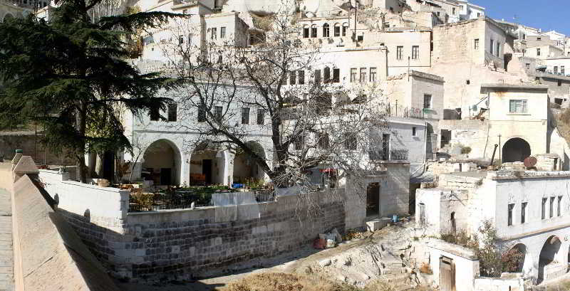 El Puente Cave Hotel main