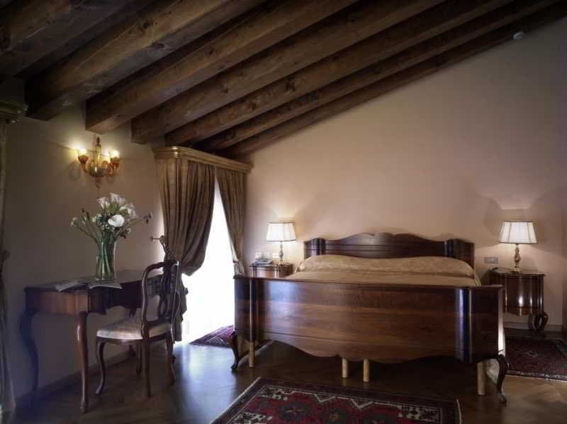 Villa Fenaroli Palace photo 1