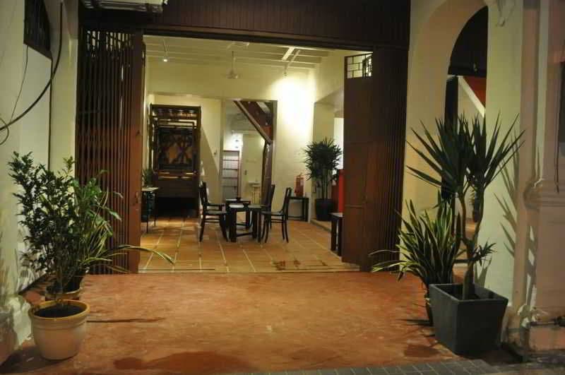 Albergue Red Inn Court 3