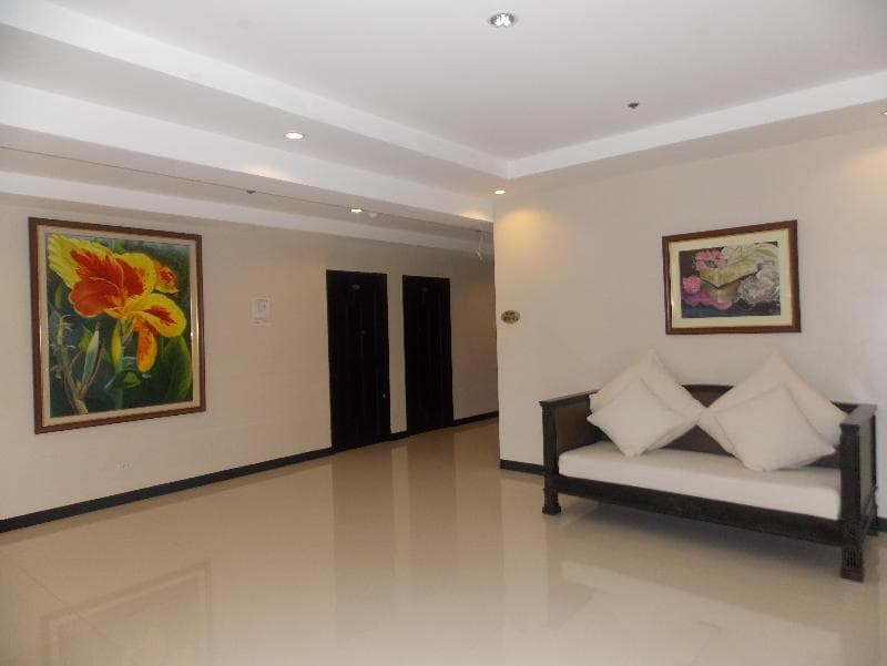 Main Hotel & Suites 4