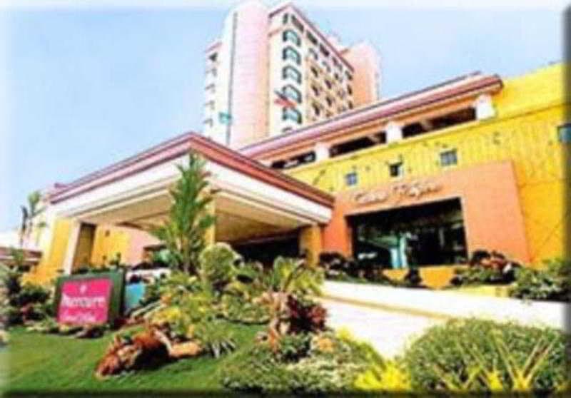 Grand Regal Hotel Davao photo 1