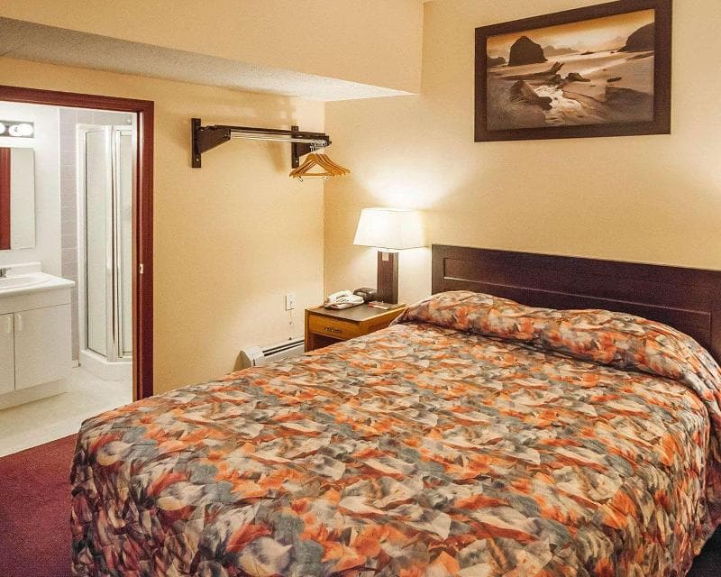 Econo Lodge 2
