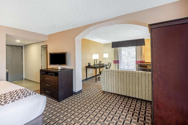 La Quinta Inn & Suites Denison-North Lake Texoma 5