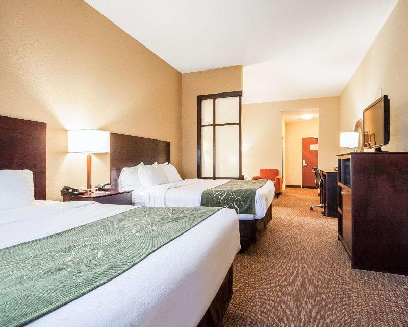 Comfort Suites Pecos 5