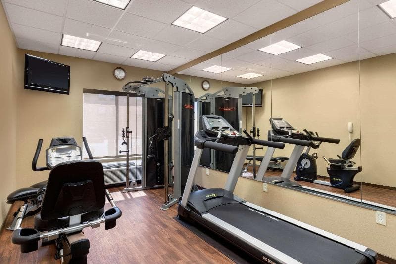 Comfort Inn & Suites 5