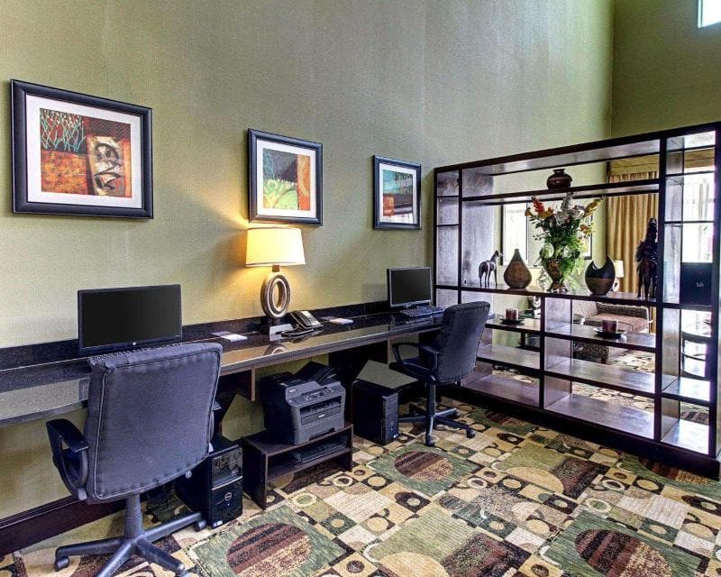 Comfort Suites Waxahachie - Dallas photo 1