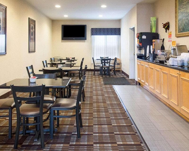 Quality Inn & Suites Quantico 3