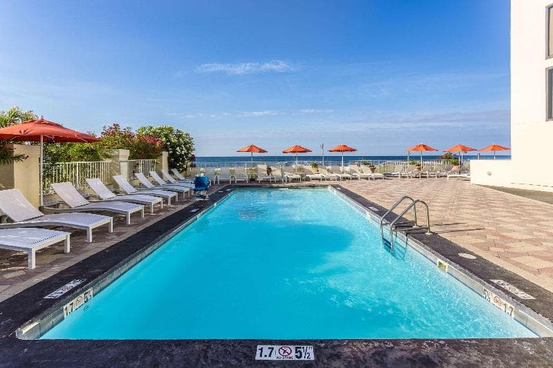Sleep Inn On The Beach 5