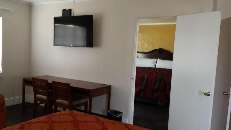 American Regency Inn 5