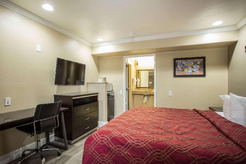 Motel 6 Carlsbad 2