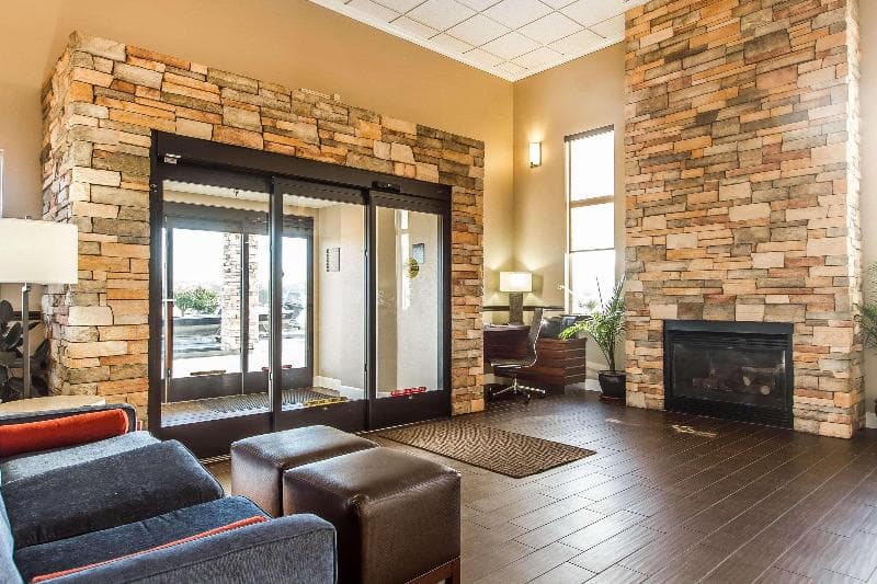 Comfort Inn & Suites Redwood Country 5